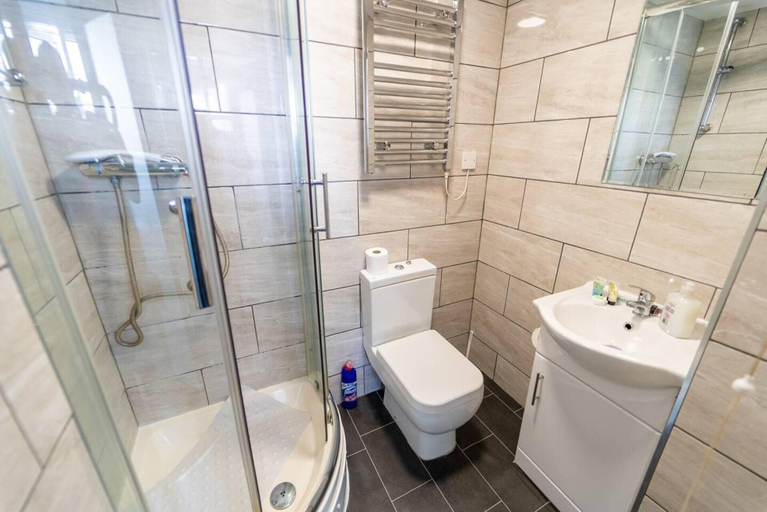 Others 4, Captivating 1-bed Studio in Birmingham, Birmingham