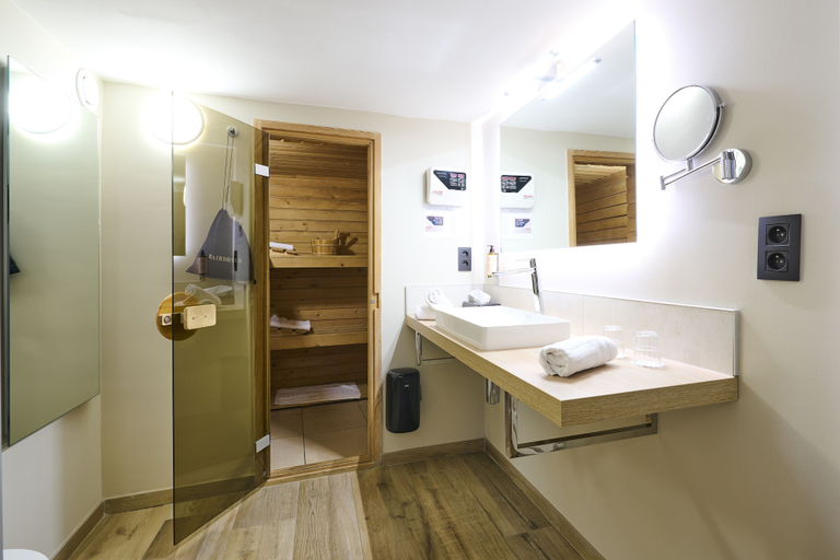 Bathroom 4, Les Tanneurs de Namur, Namur