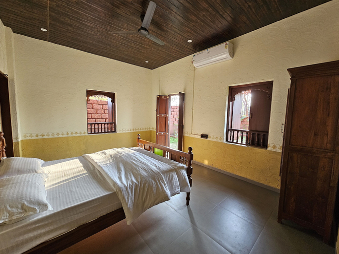 Bedroom 2, Apla Wada, Satara