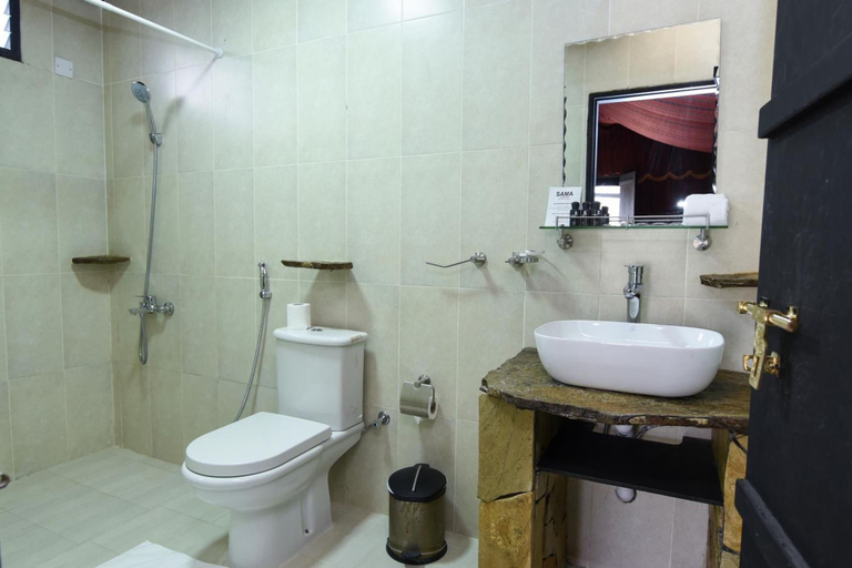 Bathroom 4, Sama Al Wasil Desert Camp, Biddiya