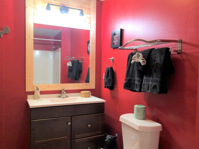 Bathroom 4, Amazing Dreams, Sevier