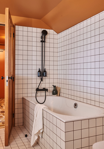 Bathroom 4, Hôtel Oré, Ille-et-Vilaine