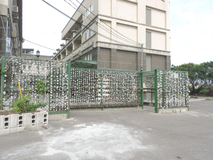 Others 5, Queen's Hotel, Changhua