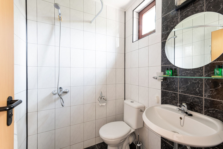 Bathroom 3, Afrodita 2, Nesebar