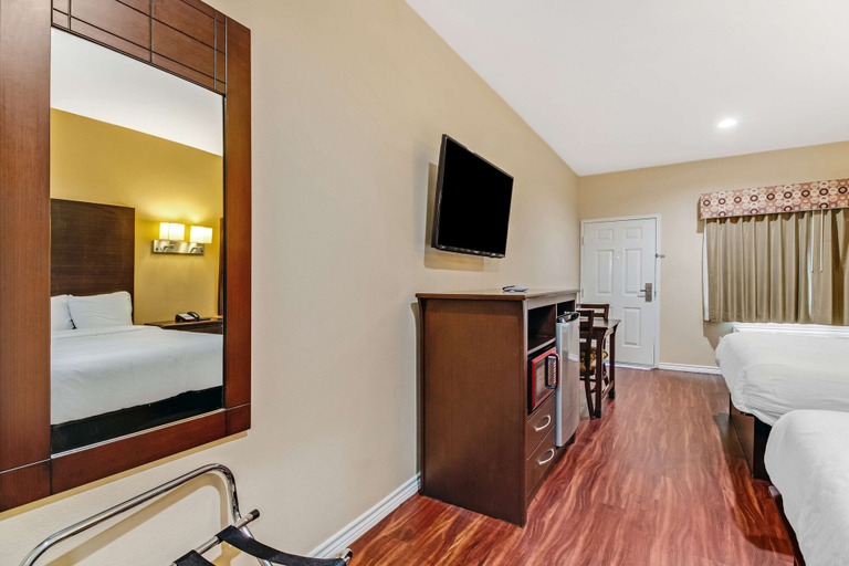Bedroom 3, Americas Best Value Inn Houston at FM 529, Houston