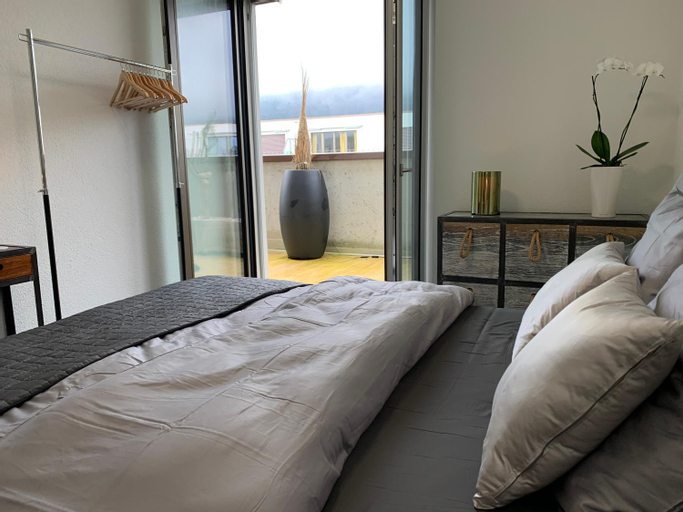 Bedroom 2, Central & Elegant Room in Biel, Biel