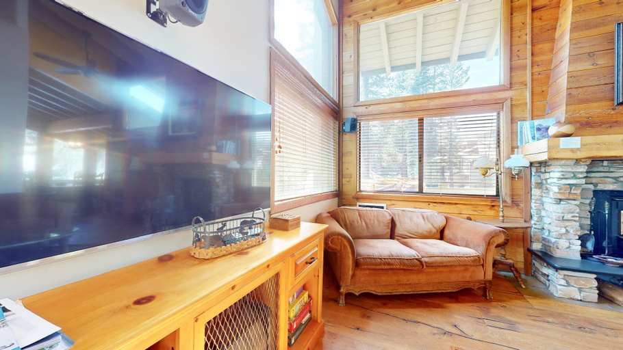 Interior 2, Rainbow Villas 1 Charming Boutique complex, Dual Master Suites, Forest Mountain Views by RedAwning, Mono
