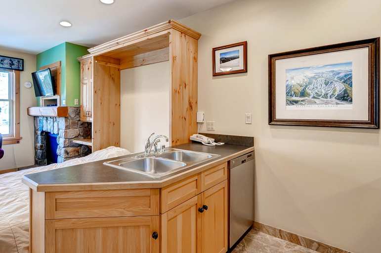 Bathroom 4, Buffalo Lodge 8385, Summit