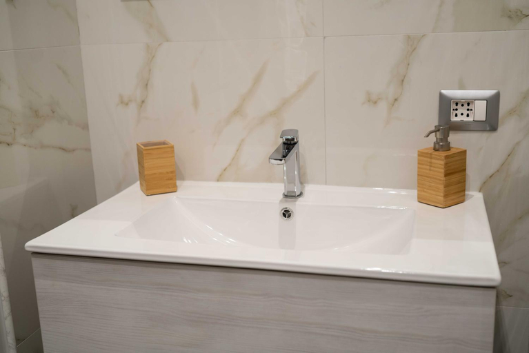 Bathroom 3, WorldwideSuites, Napoli