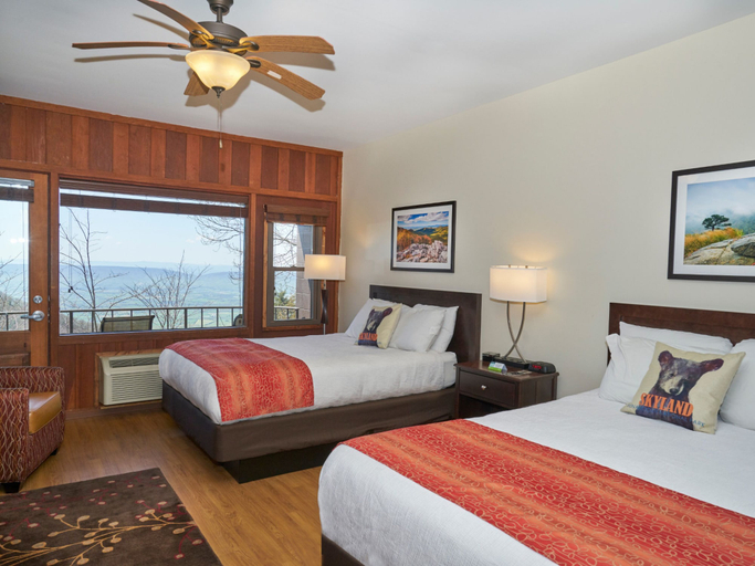 Bedroom 3, Skyland, Page