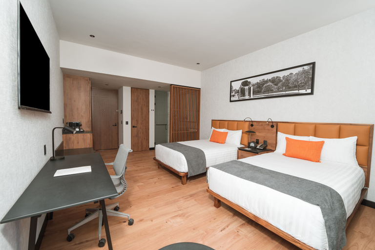 Bedroom 3, Galeria Plaza Leon, León