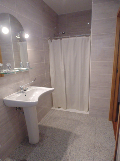 Bathroom 5, Hotel Porto Rico, Porto