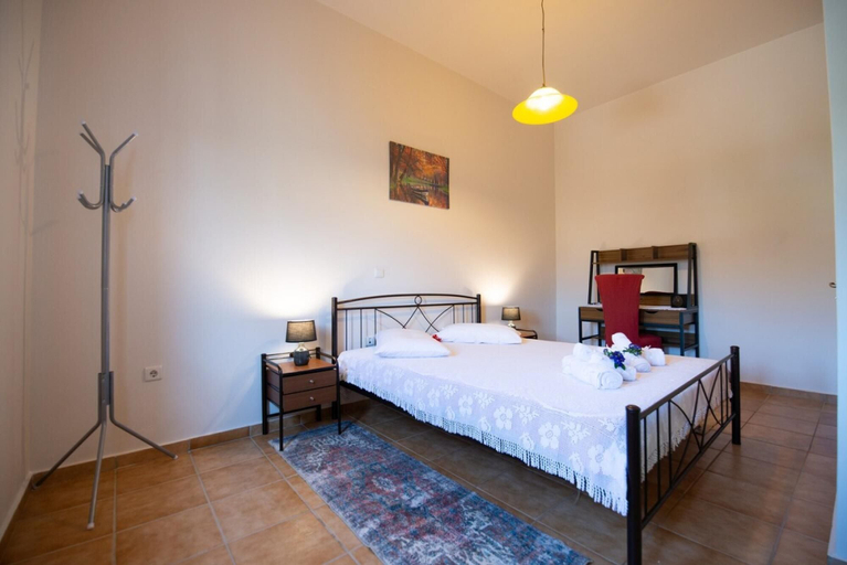 Bedroom 2, Peroulakis Traditional House, Crete