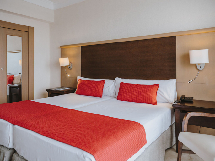 Bedroom 3, Grupotel Aguait Resort & Spa - Adults Only, Baleares
