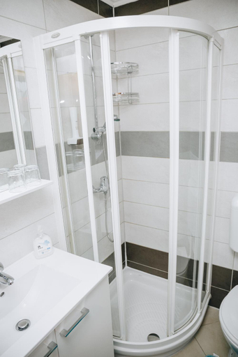 Bathroom 2, Grom Ribno Apartments, Bled