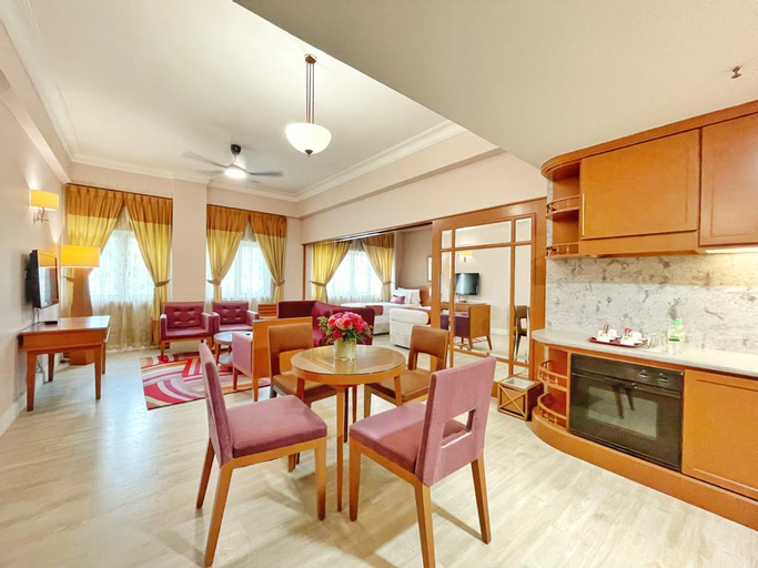 Dining Room 11