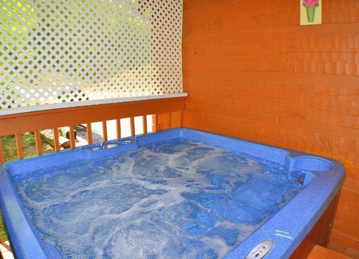 Bathroom 4, Sweet Cabins, Sevier