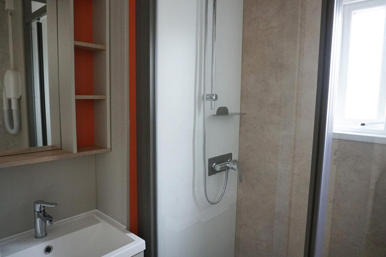Bathroom 2, Six-persoons Familielodge, Barneveld