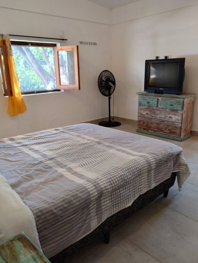 Others 4, casa nuestra hostal, Capital