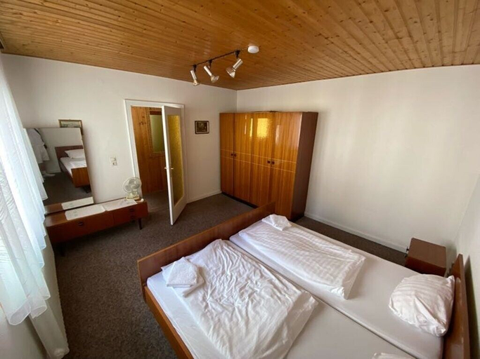 Bedroom 3, Entire House for Fitters and Craftsmen, Baden-Baden