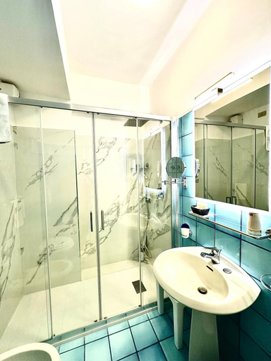 Bathroom 5, Hotel Le Fioriere, Salerno