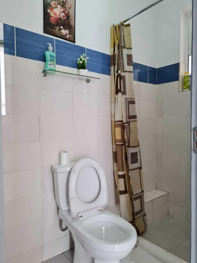 Bathroom, Racecourse Gardens Apartments, Dagoretti South