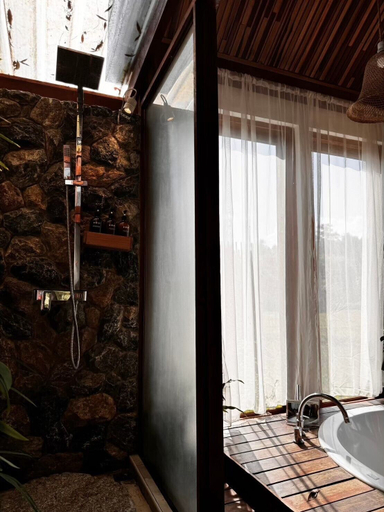 Bathroom 4, Baan Na Kang Tong, Muang Nan
