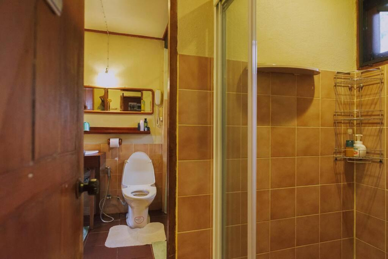 Bathroom 2, Muangkham Cabin, Mae Rim
