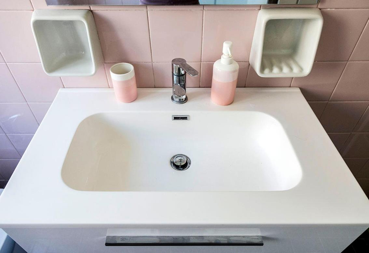 Bathroom 2, Paola's Home, Trieste