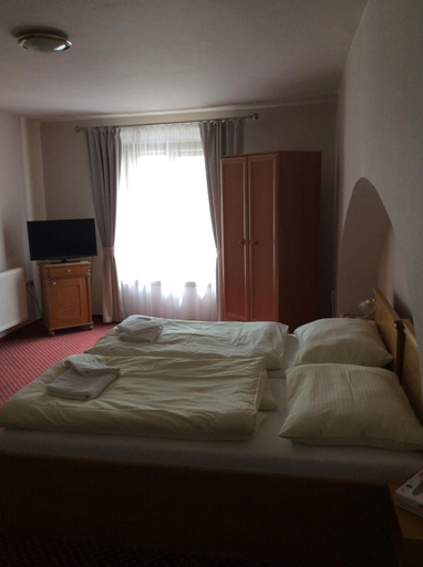 Bedroom 2, Hotel U Zlateho Andela, Pardubice