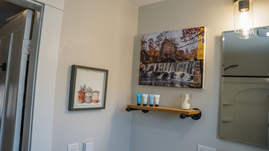 Bathroom 4, Old Mill Inn, Hampshire