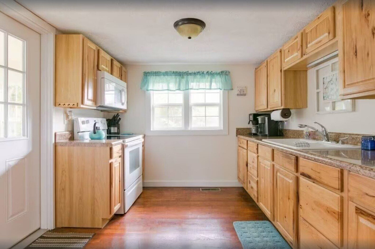 Others 5, A Mountain Cottage, Sevier