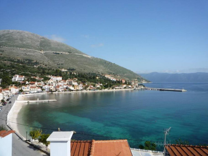 Room 2, Agia Efimia seaside 2b/r apartment, Ionian Islands