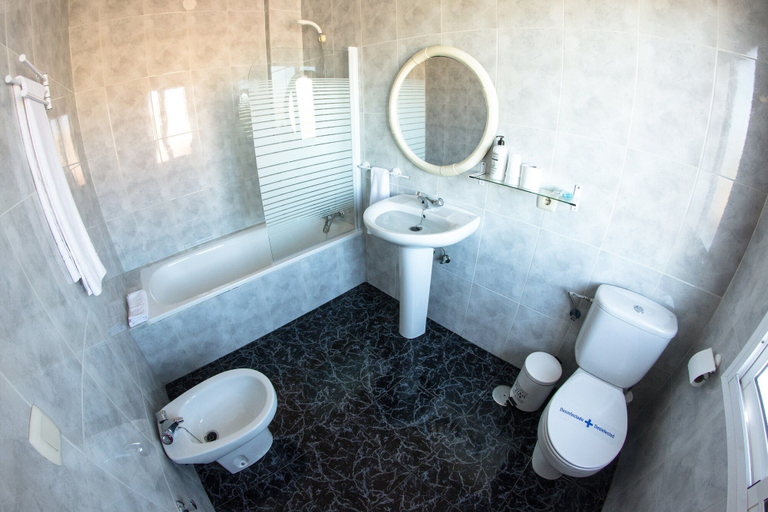 Bathroom 4, Hostal Caminito del Rey, Málaga