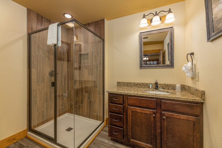 Bathroom 4, Bearvue Point, Sevier