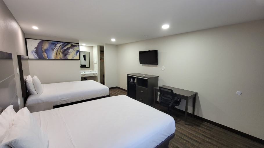 Bedroom 3, Travelodge by Wyndham Buena Park, Orange