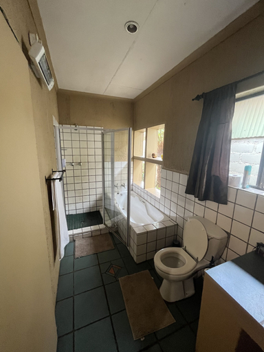 Bathroom 3, Elephant's Nest Guest House, Ehlanzeni