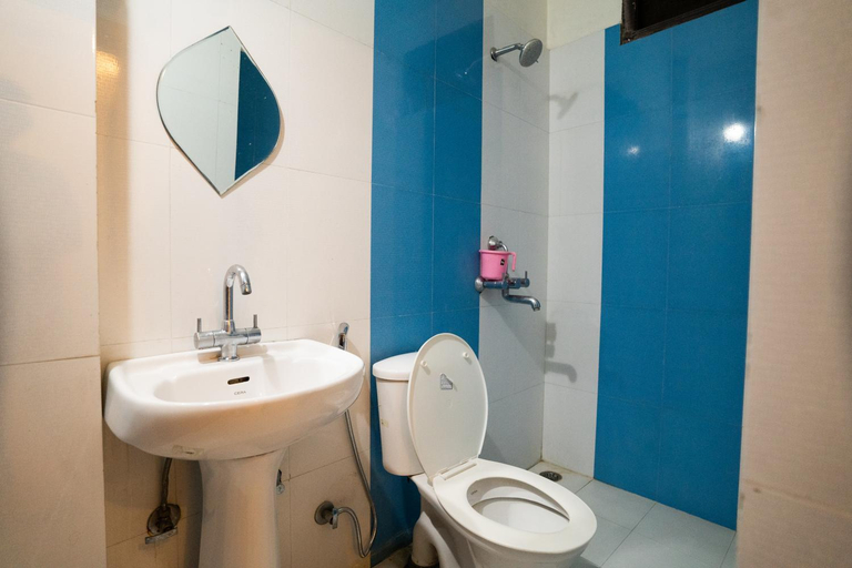Bathroom 3, Citylights by MUSAFIR, Udaipur