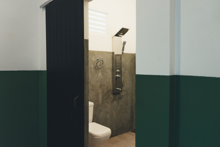 Bathroom 5, Jungle Soul, Weligama