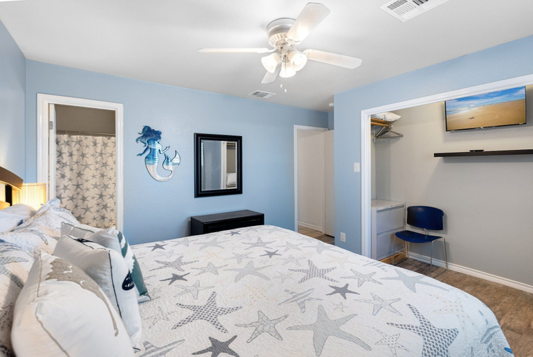 Others 5, The Sandbar - Pet Friendly! Overlooking Community Pool!, Nueces
