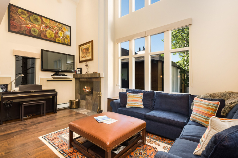 Others 5, Fifth Avenue Condominiums by Frias, Pitkin