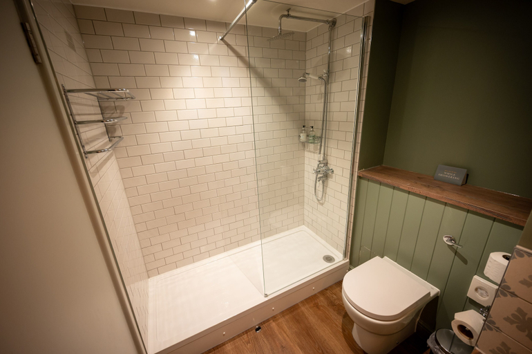 Bathroom 5, The Green Man by Chef and Brewer Collection, Essex