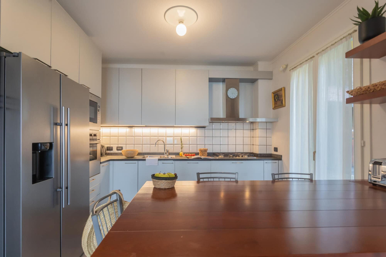 Room 5, On the Lake - Private Garden Parking, Como