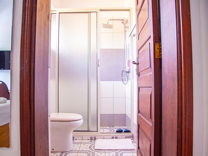 Bathroom 5, The Explorers Hub, Kampala