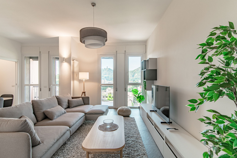 Living room 4, Friends & Family Retreat, Como