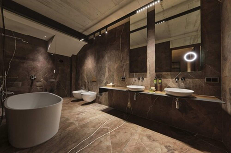 Bathroom 8