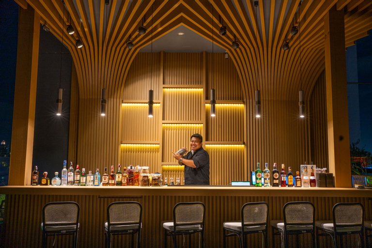 Food & Drinks 19
