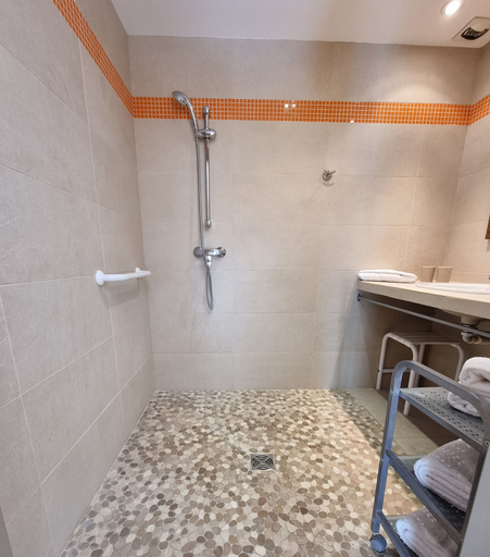 Bathroom 4, Castillon des Baux, Bouches-du-Rhône