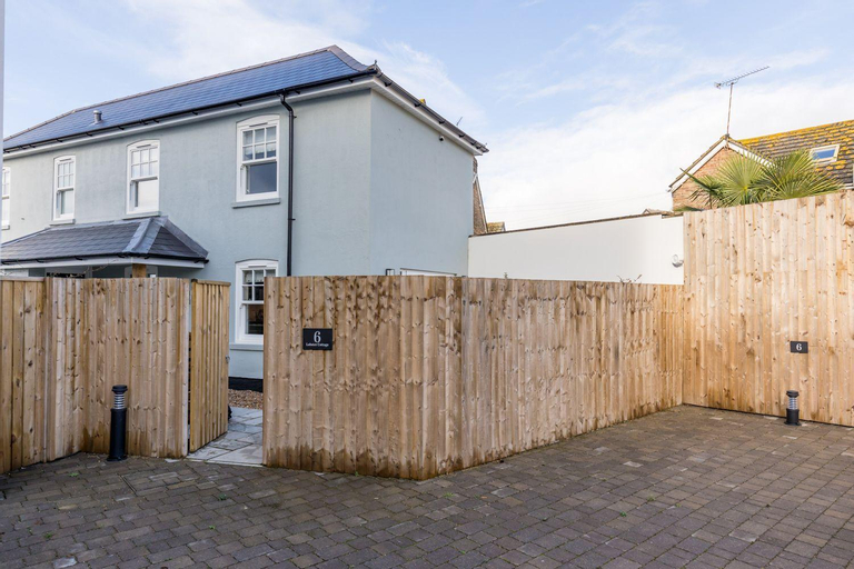 Lobster Cottage - Stone's Throw from Vibrant Poole Quay, Poole