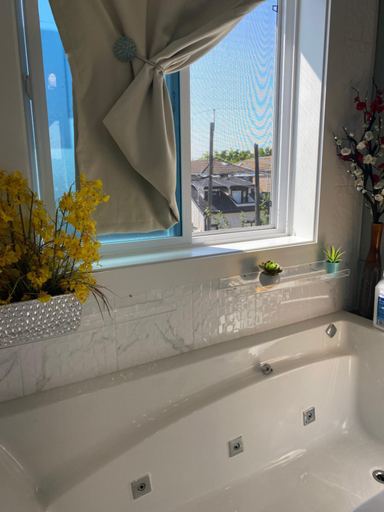 Bathroom 2, Six minutes to Rupert station, Greater Vancouver